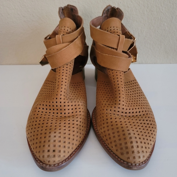 Jeffrey Campbell Everly Booties - Picture 4 of 12